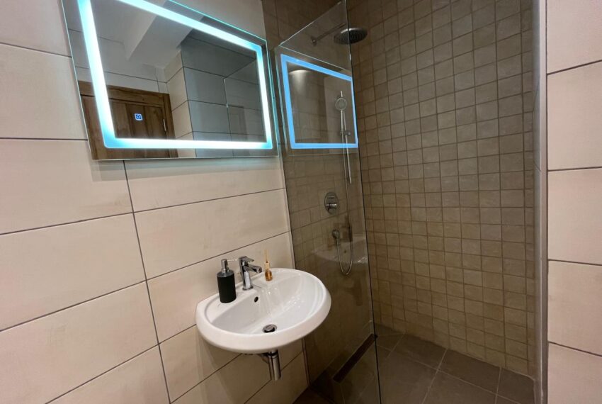 12640799-5c49-4d93-8138-ebab82c5eecb