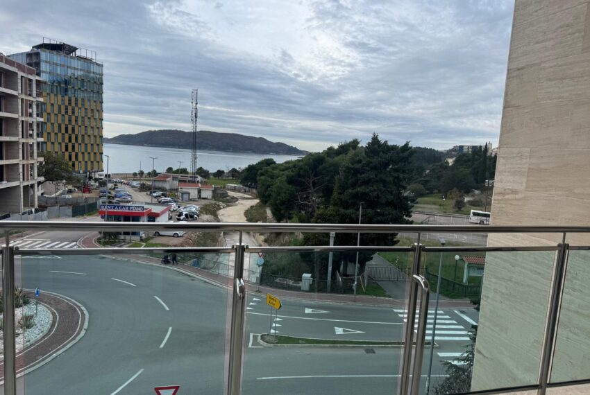 3df25eb7-2473-452b-a656-77d8e7185096