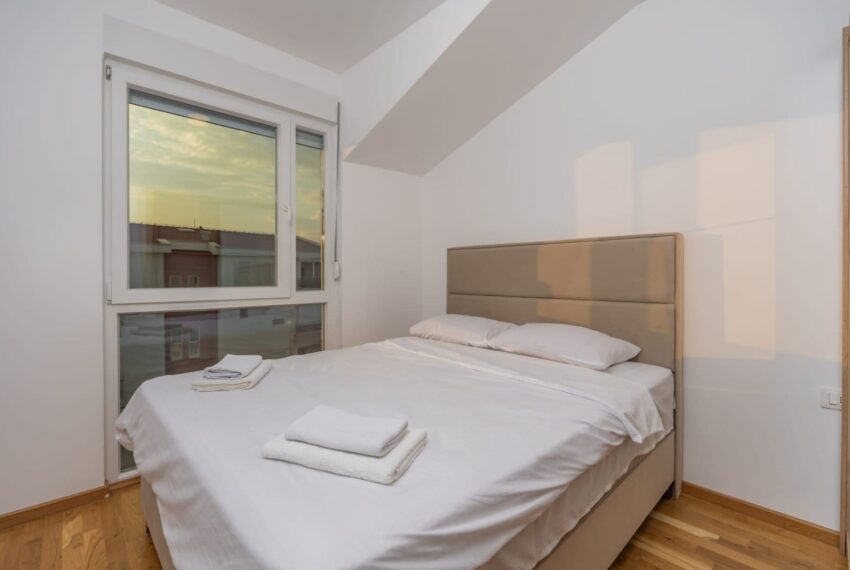 8ff45b27-8332-40cc-9294-2d6345bbb934