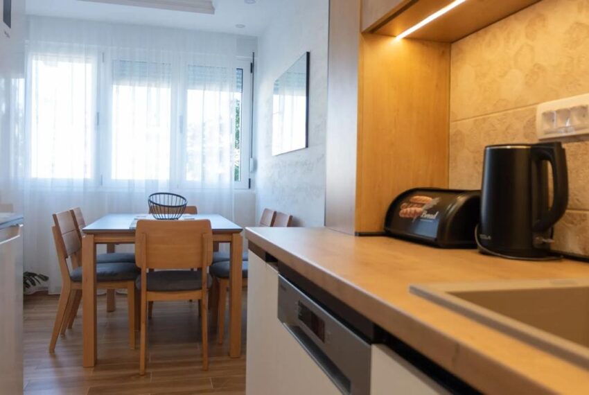 b248833c-6498-439b-9594-a094efca7fb7