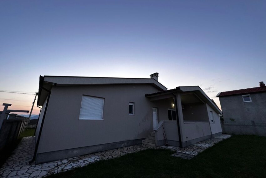 b7000667-0e5d-4bda-acda-d155d03caf39