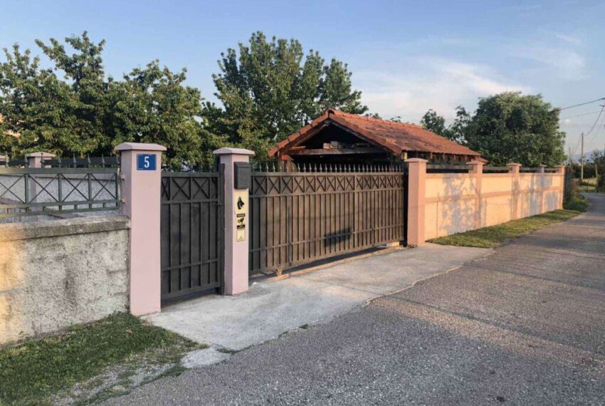 d5420300-9487-48d6-ab30-c7de185e7b20