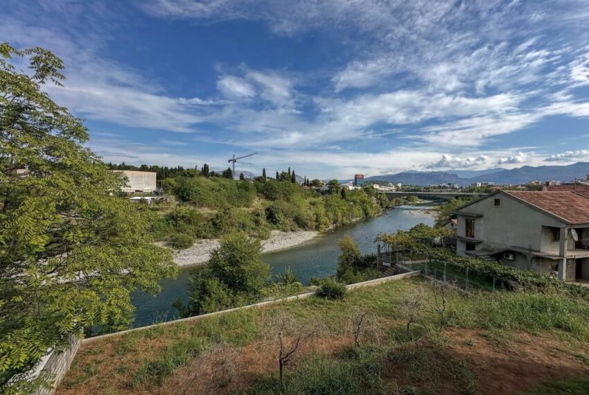 df105070-4457-4a63-9f99-308a883390e2