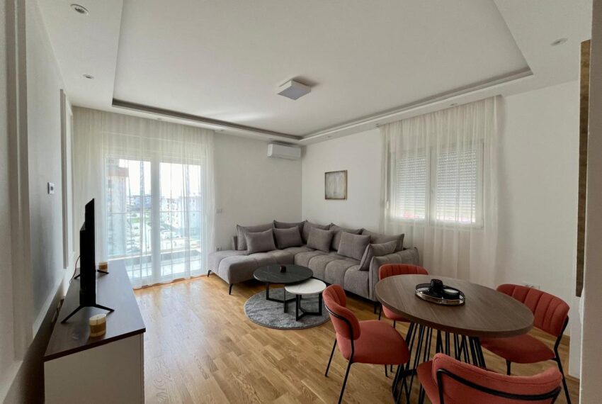 e07d3c06-54aa-400b-ba83-48fc35702f2d