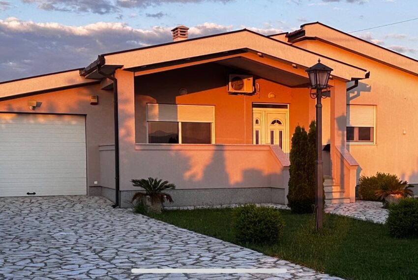 e409927e-c7a9-4b6e-b80b-12527fbc0dee