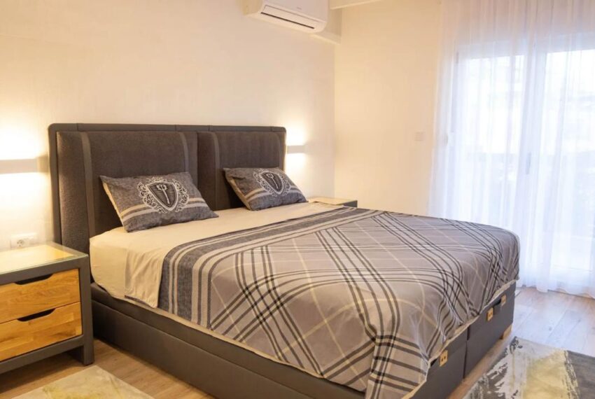 e97e3ff3-39e5-45e6-9d94-1c0b172e5af7